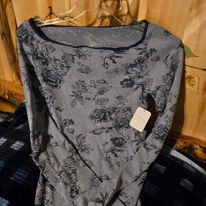 Rosey Seamless Long Sleeve Top. L/XL. NWT